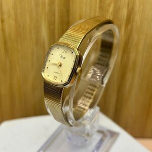 Vintage Timex Classic Womens Gold Tone Rectangle Quartz Analog Dress Petite Watc